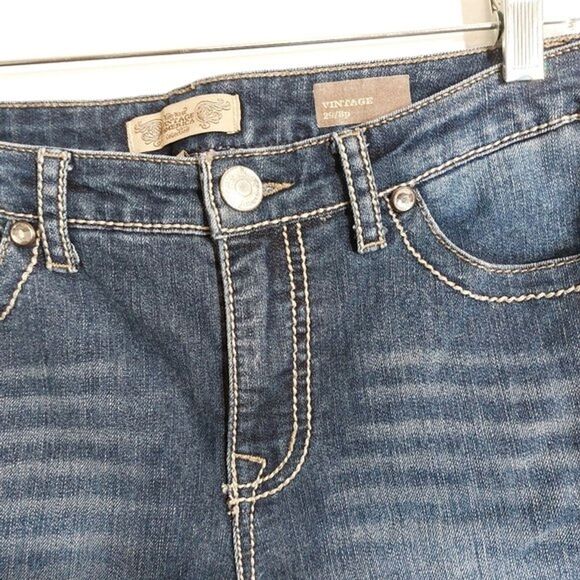 Nine West Vintage America Blue Embroidered Bling Rand Crop Jeans Size 8P /29 - Picture 5 of 12